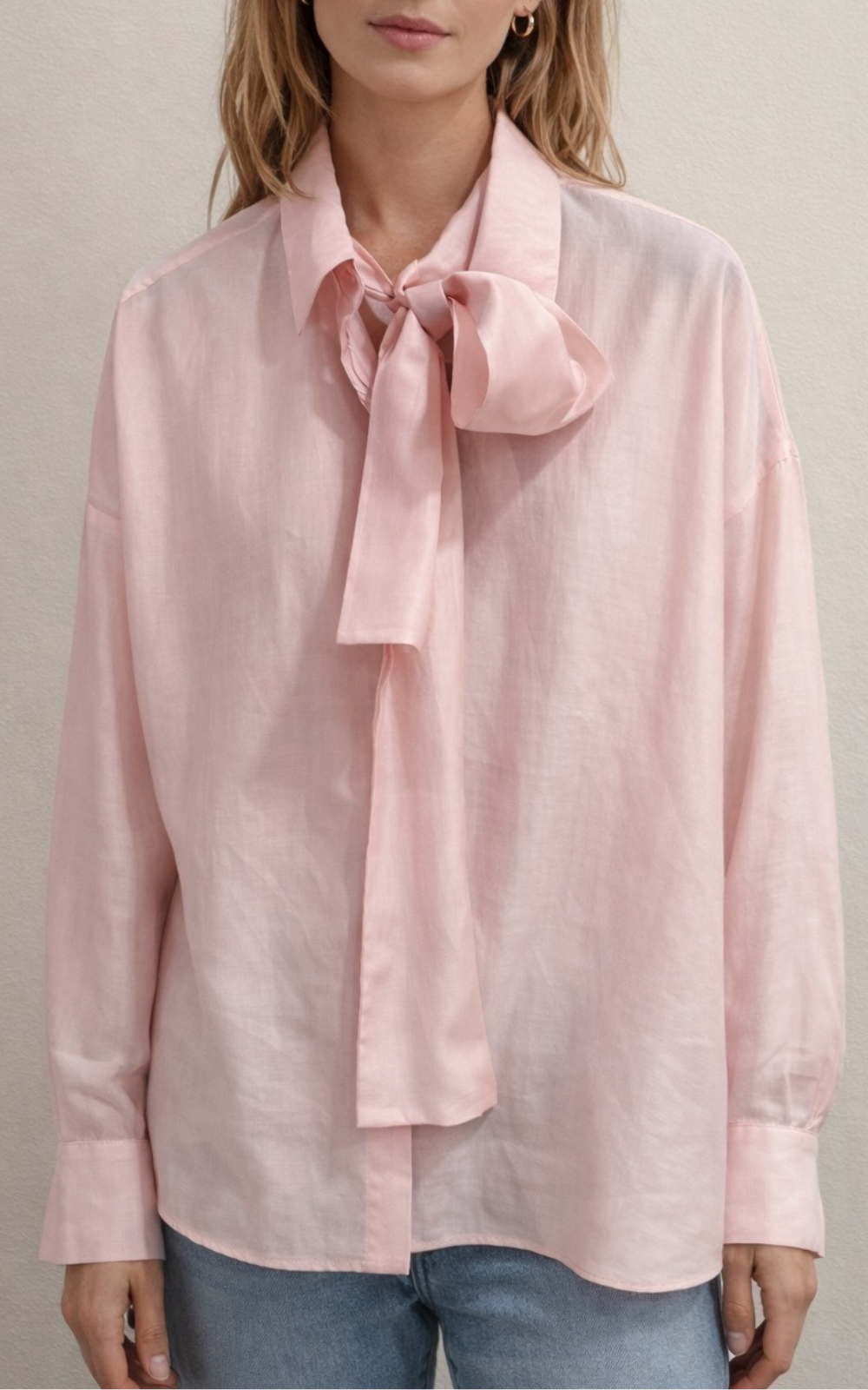 Blouse-wit-transparant-lossesjaal-themake