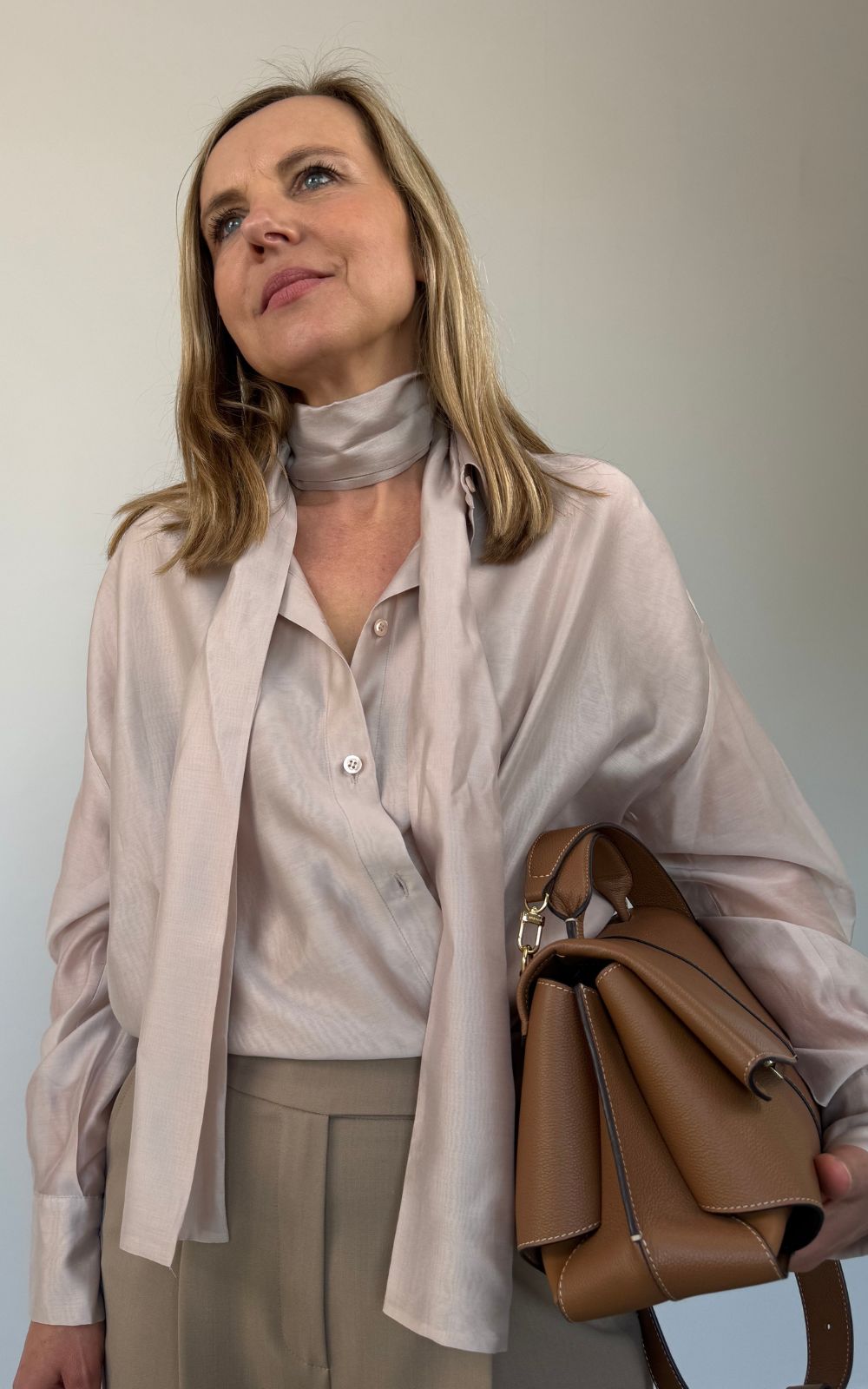 Blouse-powder-transparant-lossesjaal-themake
