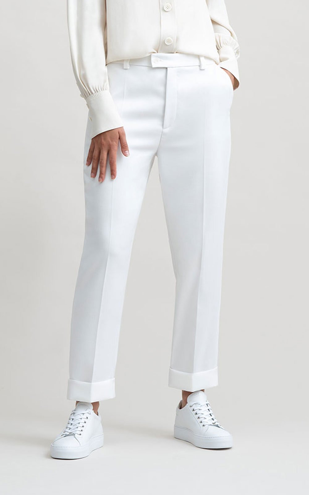 The Make White pant 