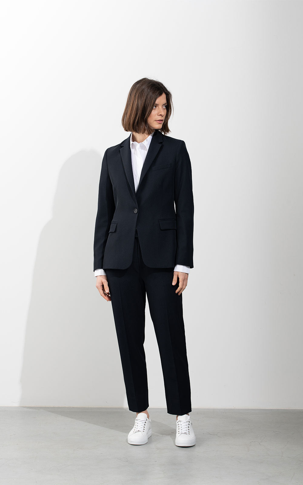 Nina pant navy front